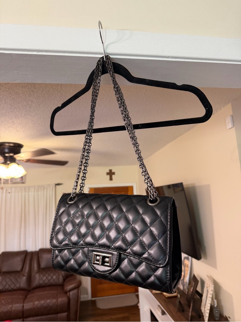 Gladdon Black Quilted Chain Strap Crossbody Shoulder Bag - Picture 6 of 6